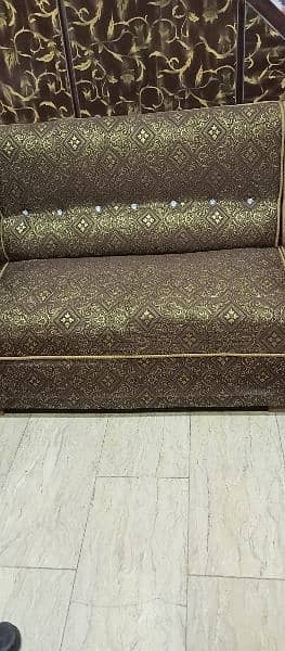 4pic sofa sofa set urgent sale all jalil garden Lahore good condition 1