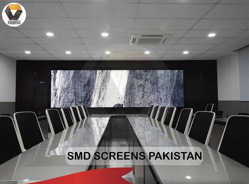 High-Quality Customizable Indoor and Outdoor SMD Screens for Sale 5