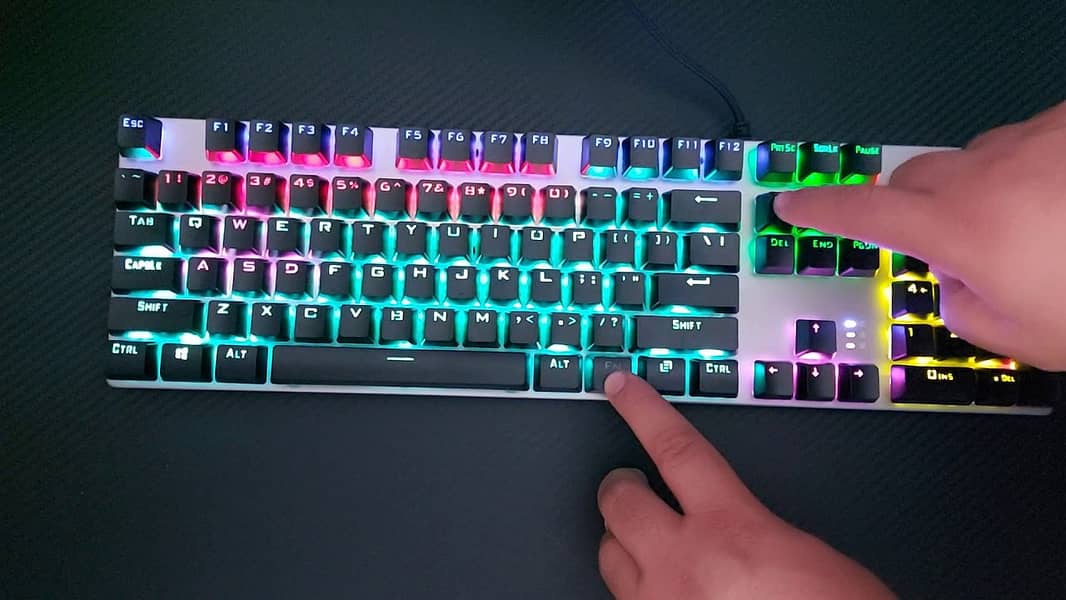 AOC GK410 RGB Gaming Mechanical Blue Swtich Keyboard 0