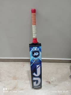 it's a used cricket bat it was only 3 to 5 month used bat
