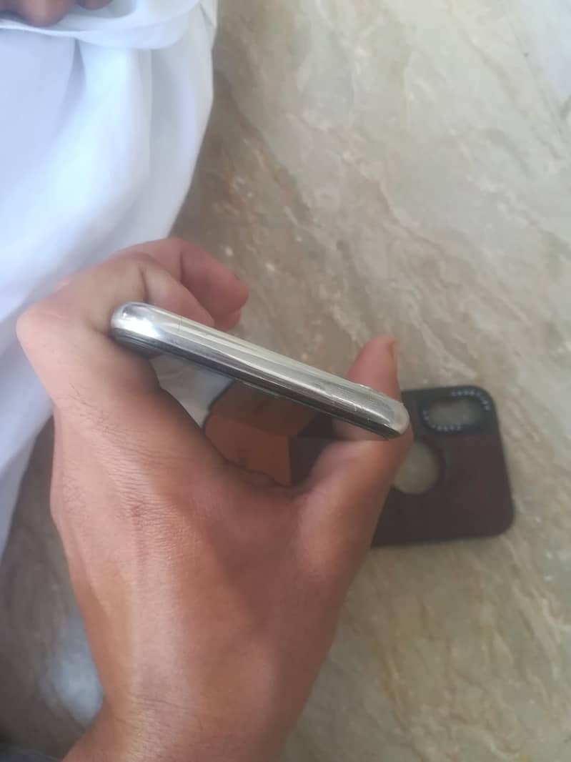 Iphone x non pta 64 gb 10/10 condition. Urgent Sell 11