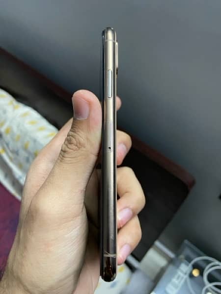 IPHONE XS 64GB PTA APPROVED 1