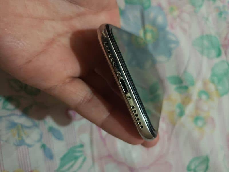 10by10 condition Apple iPhone X PTA 4