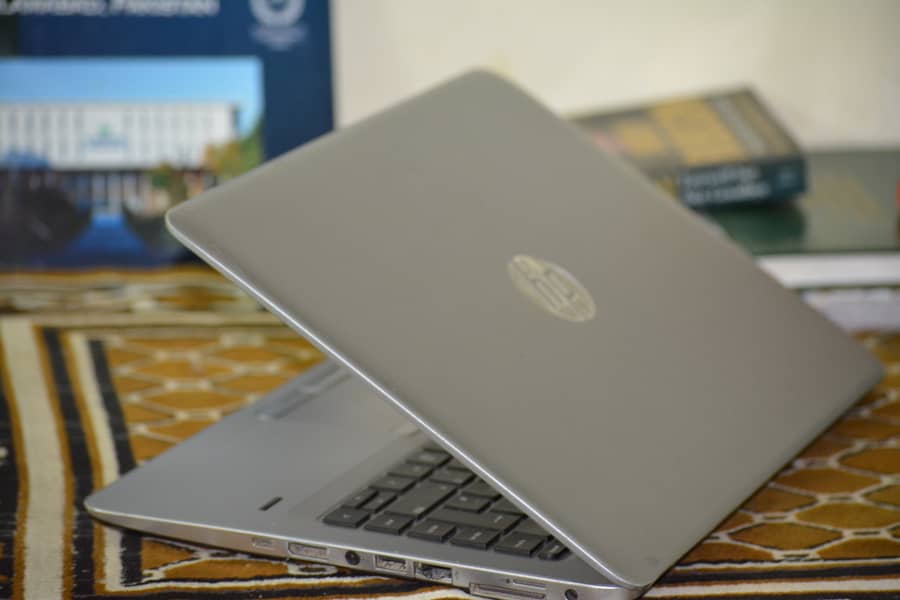 HP EliteBook 745 G4  8th Generation for Sale, Condition 8/10 5