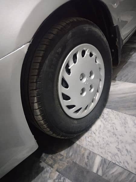 good condition new tyre 100 percent new 4