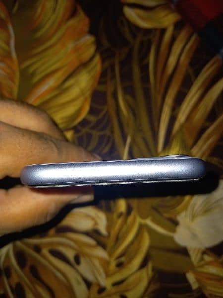 Iphone 11 for sale 4