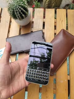 Blackberry Q20 classic (PTA OFFICIALAPPROVED) New condition