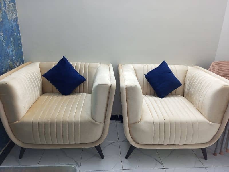 New 5 seater sofa set with cushions 2
