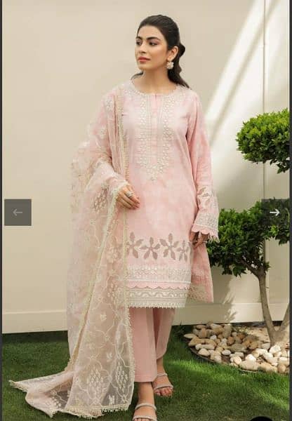 Beautiful  unstitched 3pc suit in different prices. 2