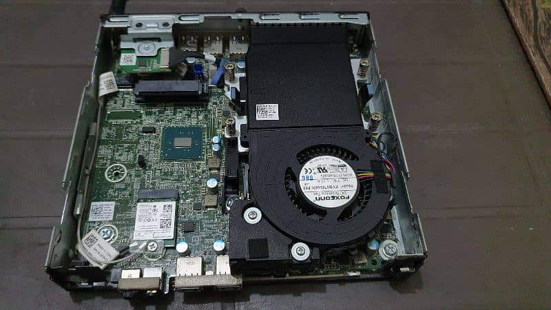 Dell 3040 (Core i5-6th gen) 1