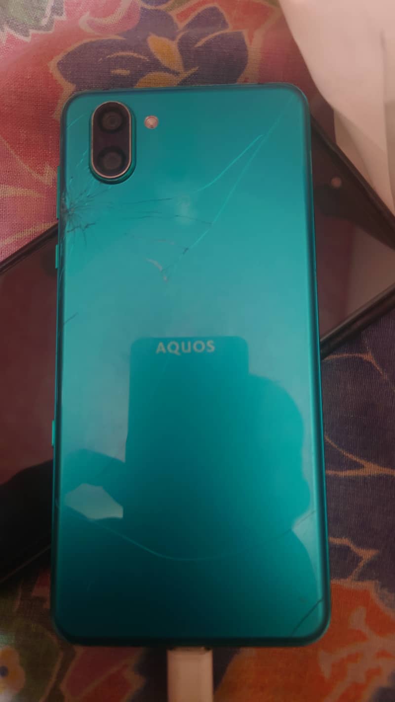 Aquos R3 spare parts available Bettrey good All thins good but panel 2