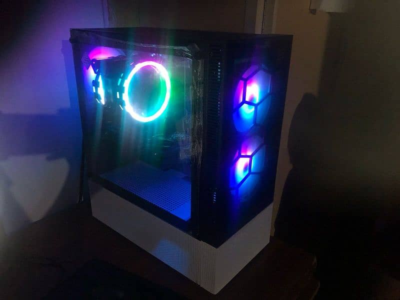 amazing gaming pc with amazing specs and rgbs . 0