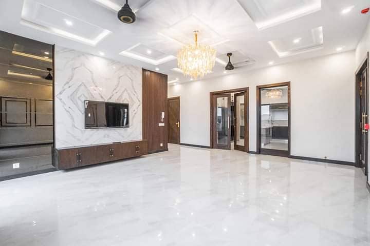 10 Marla Modern Bungalow Available For Rent In DHA Phase-6 Park View Lahore Super Hot Location 8