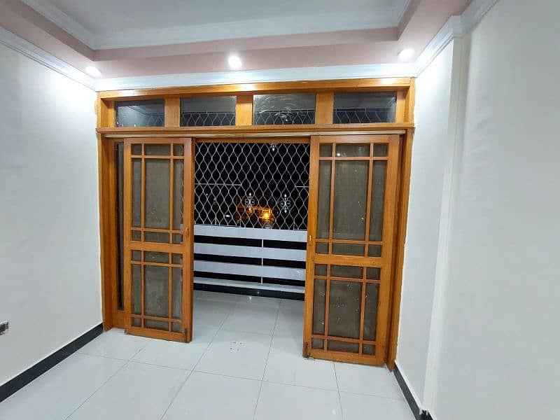 FLAT FOR RENT IN SAFARI HEIGHTS. 13