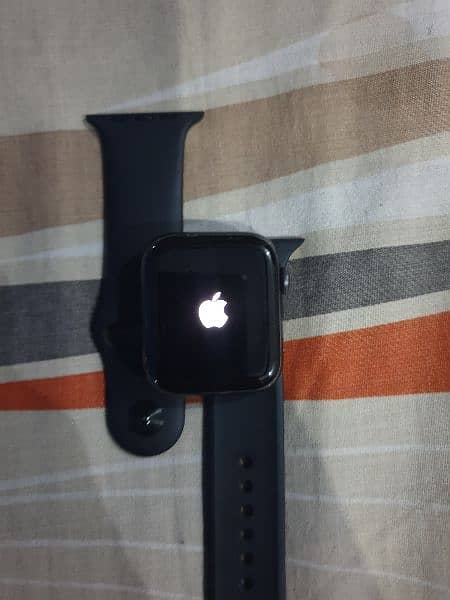 Apple watch SE 2021   GPS-32GB-MAX BH 88% 9/10 condition 100% okay 3