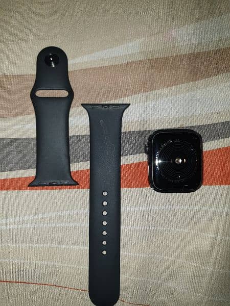 Apple watch SE 2021   GPS-32GB-MAX BH 88% 9/10 condition 100% okay 6