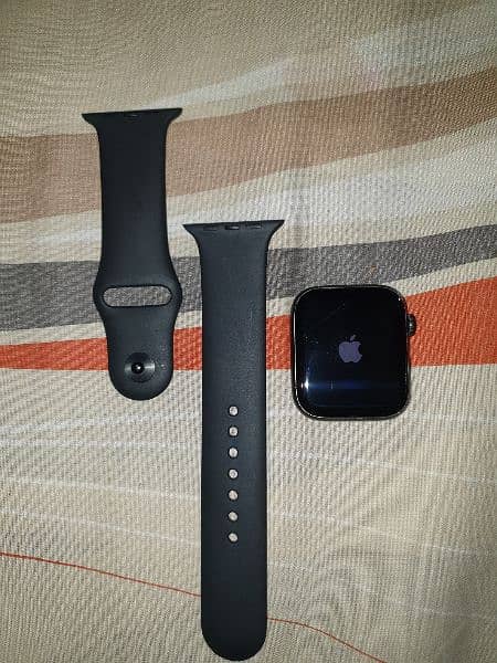 Apple watch SE 2021   GPS-32GB-MAX BH 88% 9/10 condition 100% okay 8