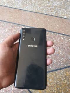 Samsung A20s 3/32 gb peso ki zarurat ki wja se sale kr rha hu