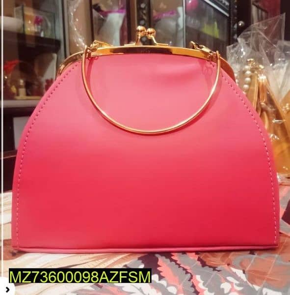 •  Material: Metal Frame
•  Product Type: Hand Bag
• 1
