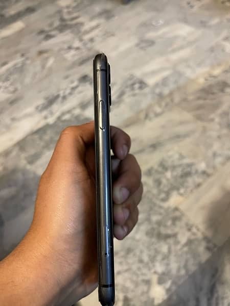 Iphone 11 64gb FU Black Colour 6