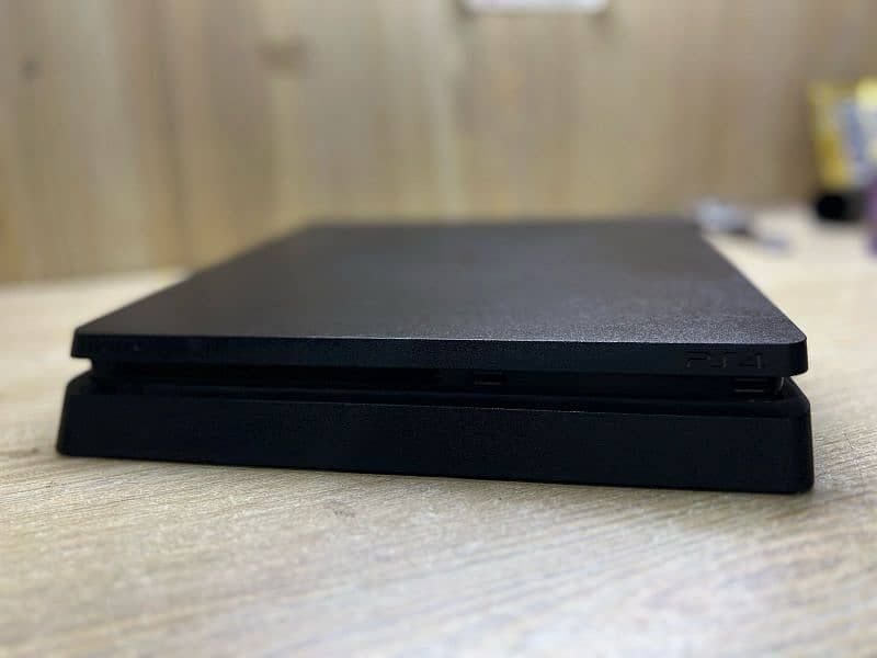 ps4 slim 500gb with 1 game 8