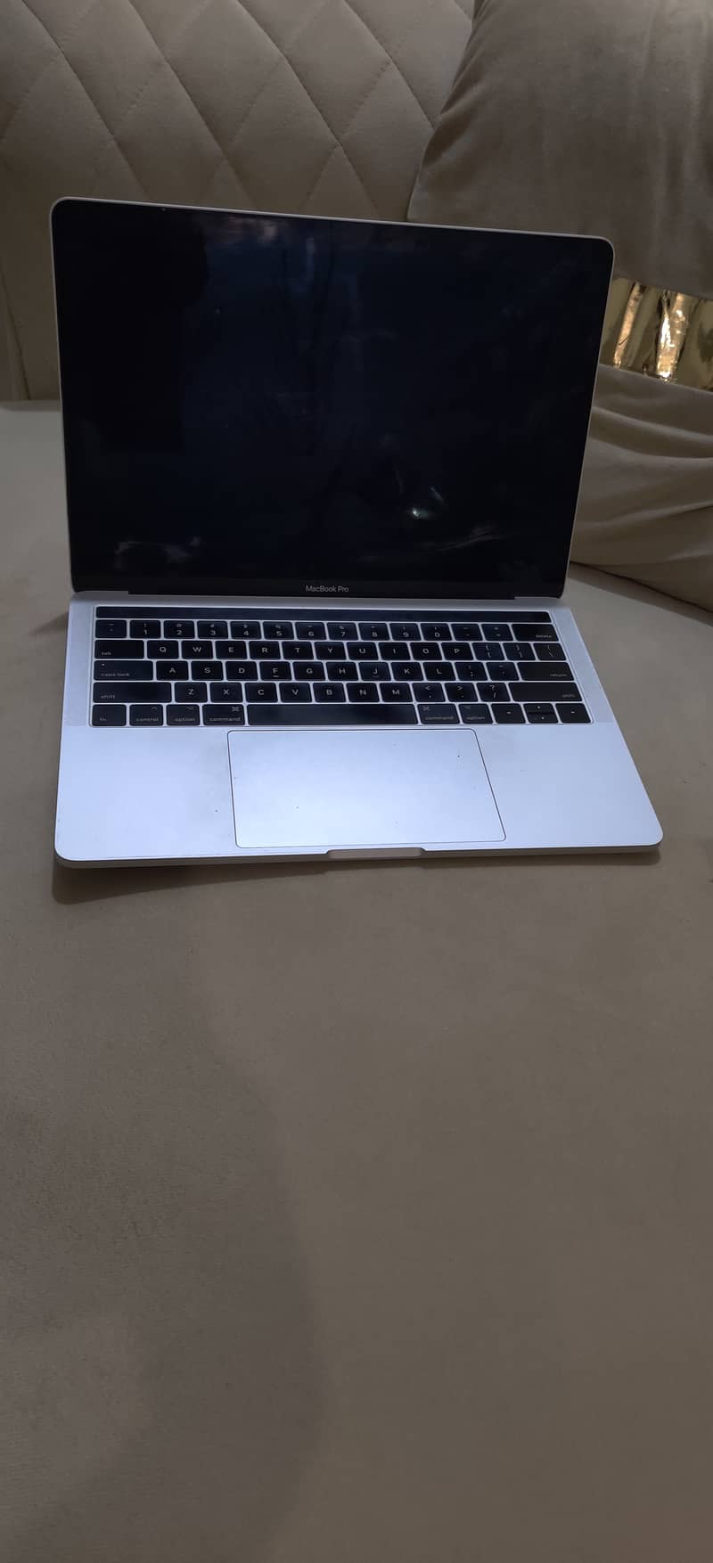 Macbook Pro 2017 13 inch 16 GB 512 GB 4