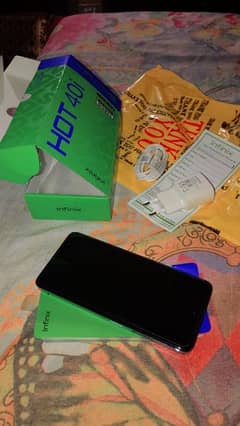 Infinix hot 40i new 1 month use new condition 10 by 10 box charger sth