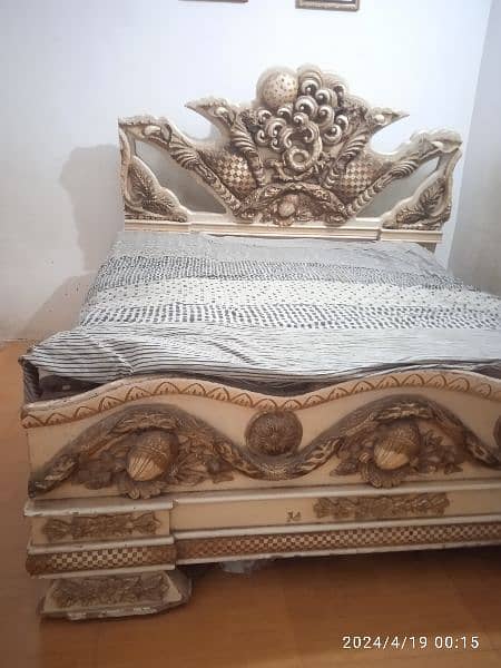 Bed for sale  size 6x6 2