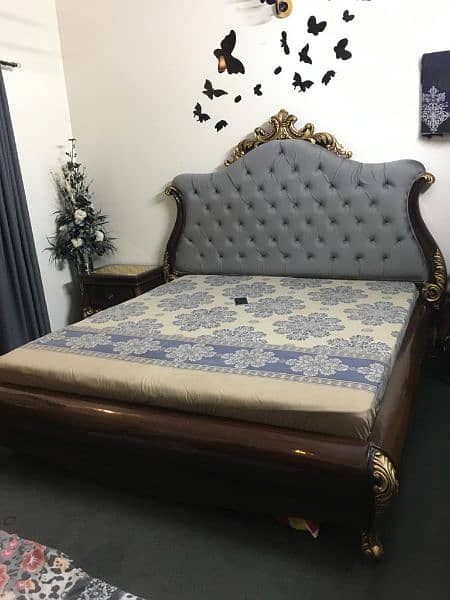 walnutt wooden king siz bed set 4