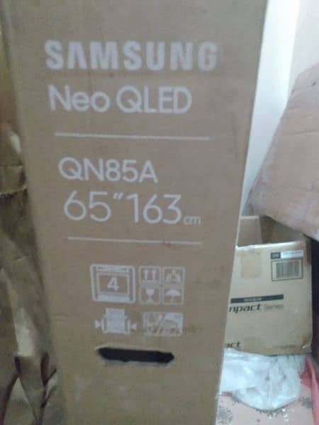 Qn85a 65 inch only one month use 1