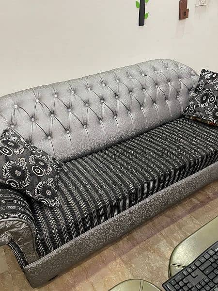 Brand New sofa 0