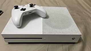 XBOX ONE S (in almost BRAND NEW Condition)