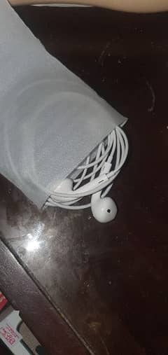 Apple Orignal Handfree Without Bluetooth