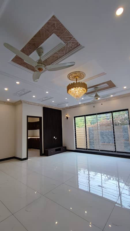 10 Marla Facing Park Next To Corner House For Sale Opp Dha Phase 5 M Extension 6