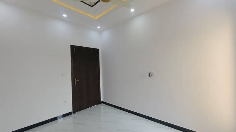 Ideal Prime Location House Is Available For sale In Lahore 11
