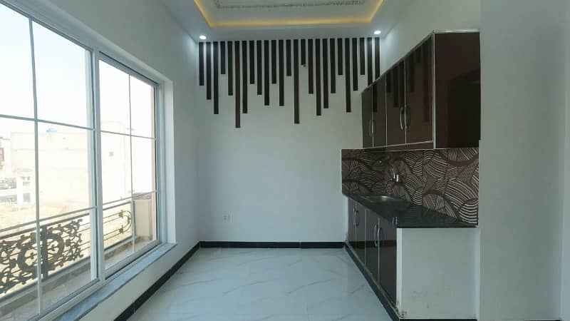 Ideal Prime Location House Is Available For sale In Lahore 18