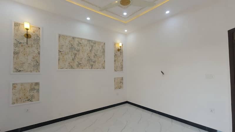 Ideal Prime Location House Is Available For sale In Lahore 25