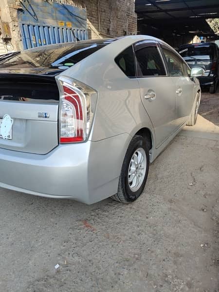 Toyota Prius S LED 2014/2018 1st Owner 4