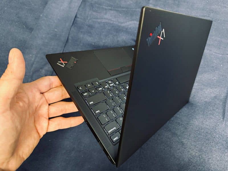 Lenovo ThinkPad X1 Carbon Gen 9 Ultra Slimmest 
light weight 12