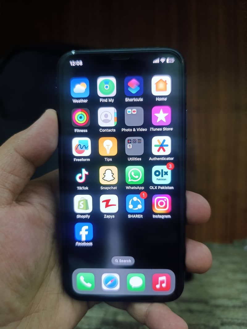 Iphone X 64GB Non Pta With Box & Charger 9.5/10 13