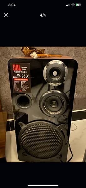 home theatre with 2 big speaker 3 surround and amplifier 7