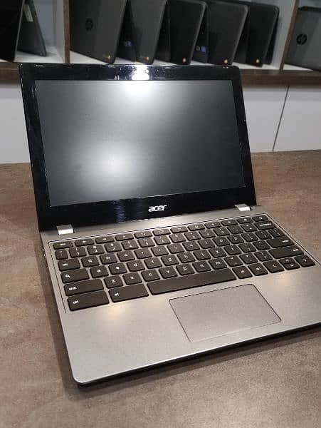 Acer C720 Laptop 9