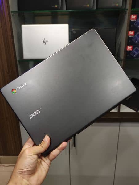 Acer C720 Laptop 11