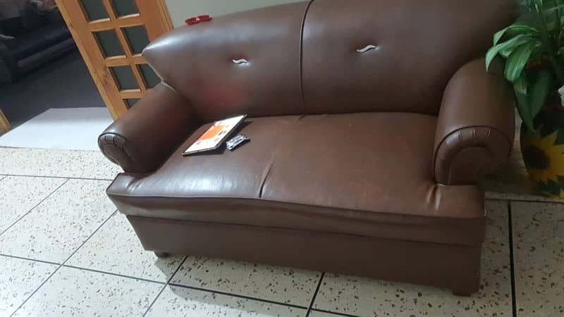 7 seater heavy weight new condition sofa set 3