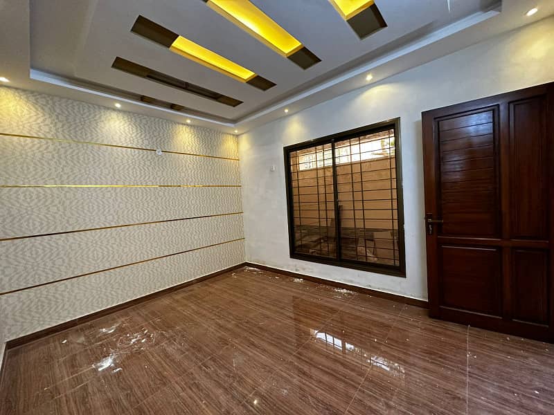 Newly Renovated 240 Sq. Yard House Sale Gulshan E Iqbal block 5 8