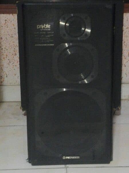 3 speakers best quality price 30000 by Toshiba pioneer 3