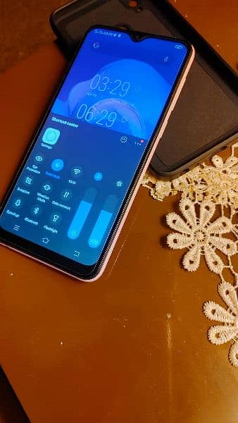 Vivo V11i 6GB / 128GB  mint condition PTA official approved 0