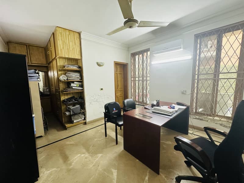 Independent 2 kanal 5 Marla House Available for Office in Gulberg 8