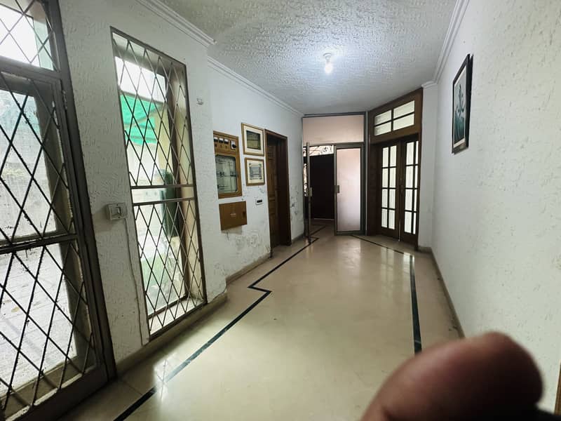 Independent 2 kanal 5 Marla House Available for Office in Gulberg 9