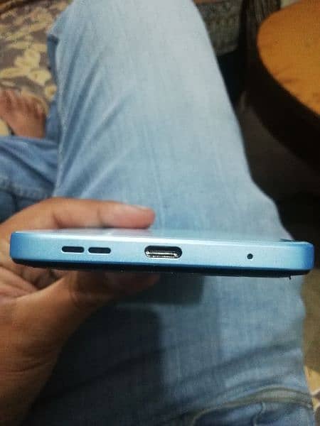 Redmi note 12 8gb 128 gb Only 5 month used lush cundition Scratch less 4